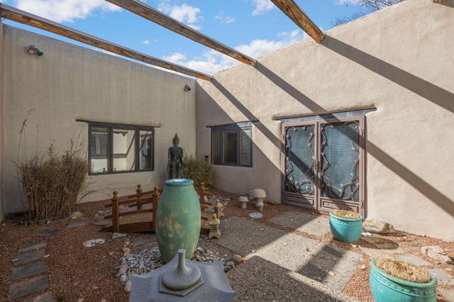 10075 Los Cansados Road NW, Albuquerque, NM 87114