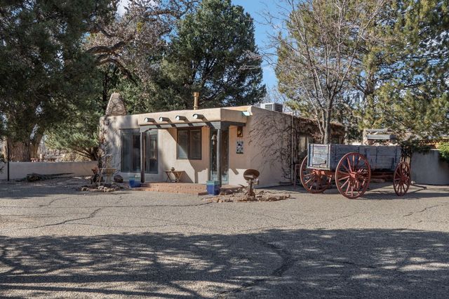 10075 Los Cansados Road NW, Albuquerque, NM 87114