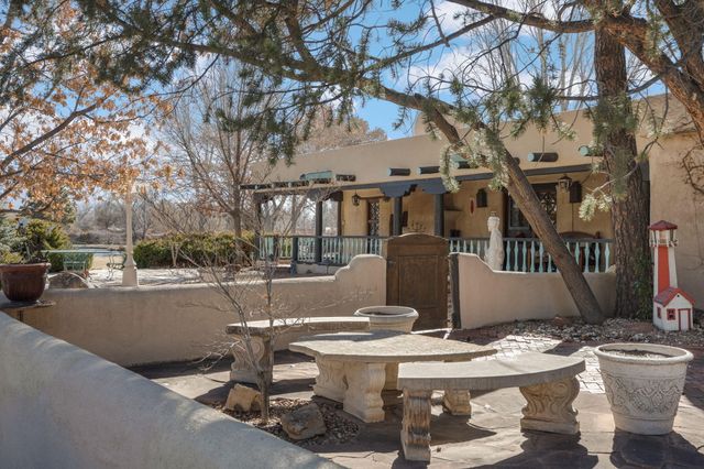 10075 Los Cansados Road NW, Albuquerque, NM 87114