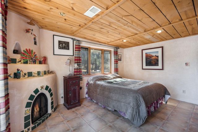 10075 Los Cansados Road NW, Albuquerque, NM 87114