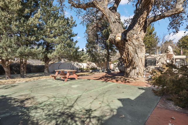 10075 Los Cansados Road NW, Albuquerque, NM 87114