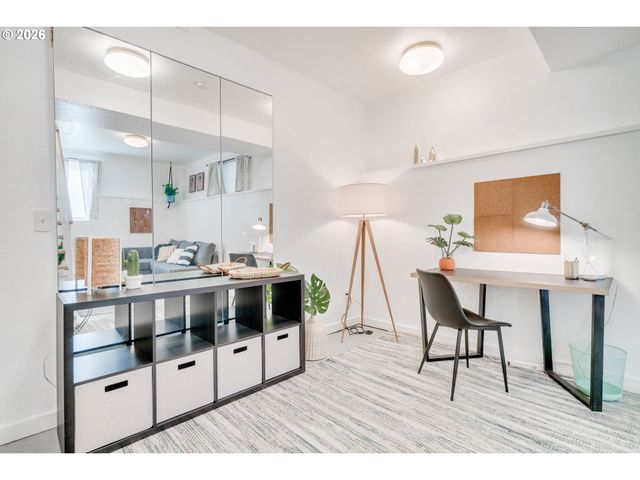 6204 Ne WILLOW St, Portland, OR 97213