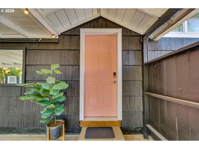 6204 Ne WILLOW St, Portland, OR 97213