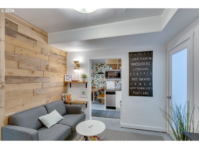 6204 Ne WILLOW St, Portland, OR 97213