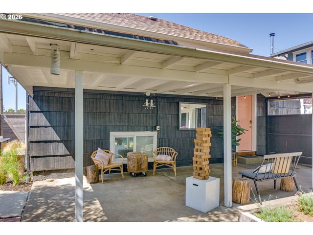 6204 Ne WILLOW St, Portland, OR 97213