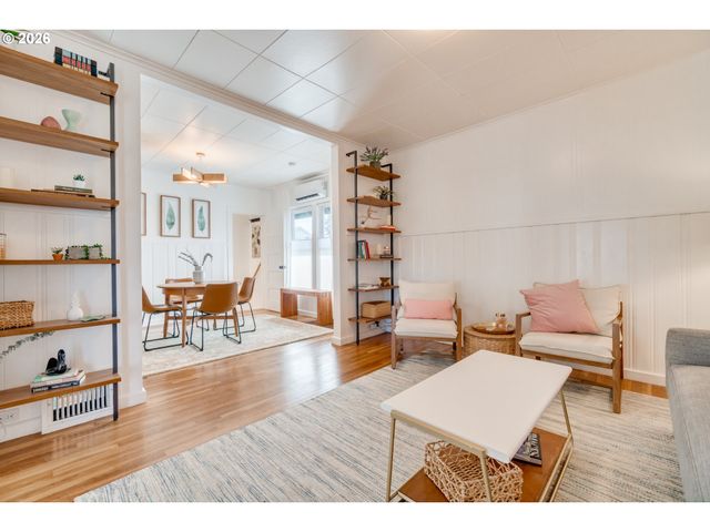 6204 Ne WILLOW St, Portland, OR 97213