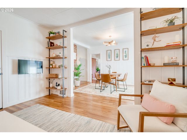 6204 Ne WILLOW St, Portland, OR 97213