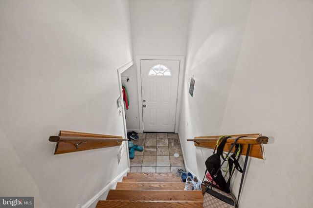 141 LAUREBA AVE, Stratford, NJ 08084