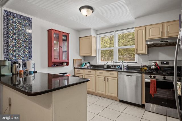 141 LAUREBA AVE, Stratford, NJ 08084