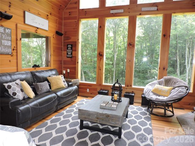 103 Chucks Lane, Bakersville, NC 28705