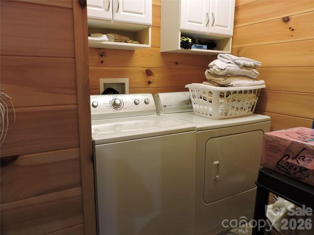 103 Chucks Lane, Bakersville, NC 28705