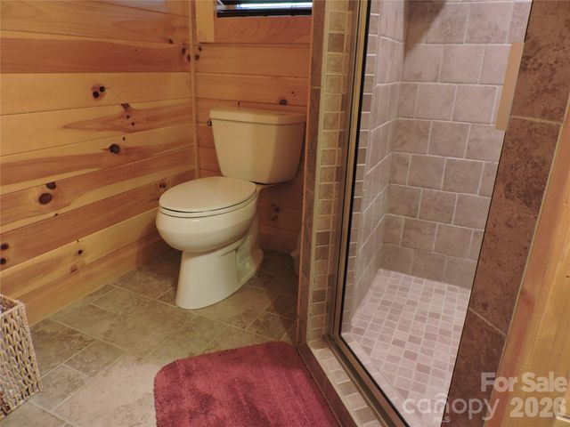 103 Chucks Lane, Bakersville, NC 28705