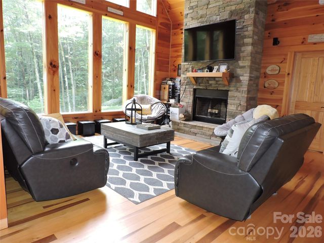 103 Chucks Lane, Bakersville, NC 28705