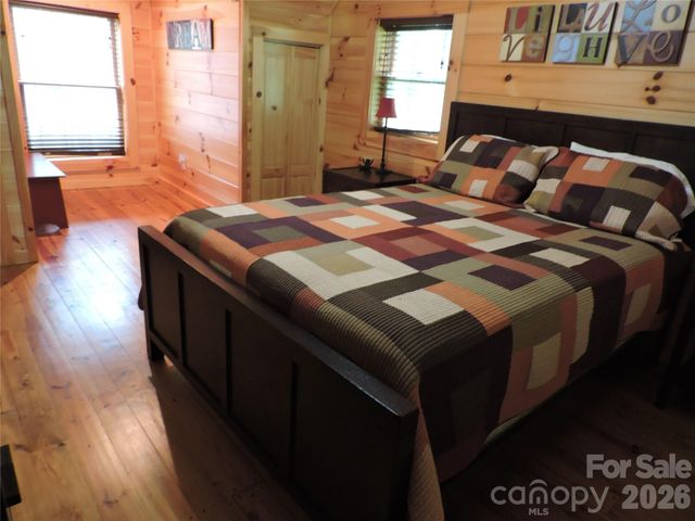 103 Chucks Lane, Bakersville, NC 28705