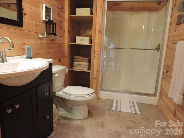 103 Chucks Lane, Bakersville, NC 28705