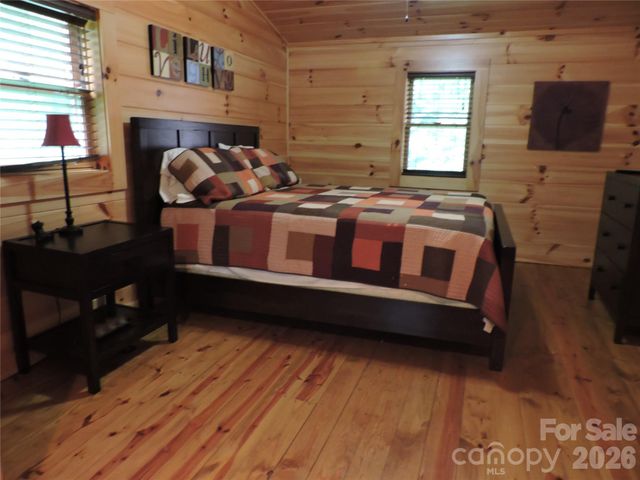 103 Chucks Lane, Bakersville, NC 28705