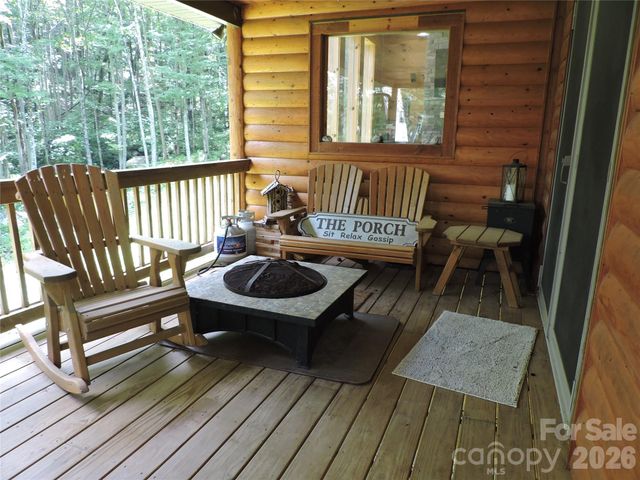 103 Chucks Lane, Bakersville, NC 28705