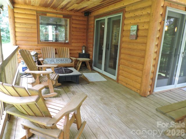 103 Chucks Lane, Bakersville, NC 28705