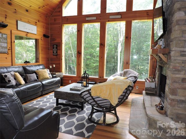 103 Chucks Lane, Bakersville, NC 28705