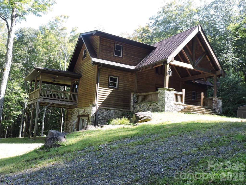 103 Chucks Lane, Bakersville, NC 28705