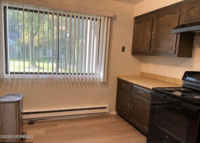 211 Covered Bridge Boulevard B, Englishtown, NJ 07726