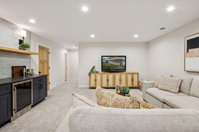 4217 27th Avenue S, Minneapolis, MN 55406