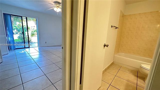 4091 Sierra Te 4091, Sunrise, FL 33351