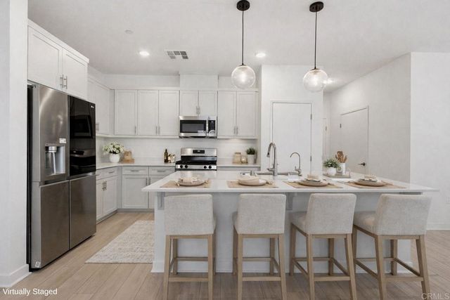 35131 Rangpur Ln, Fallbrook, CA 92028