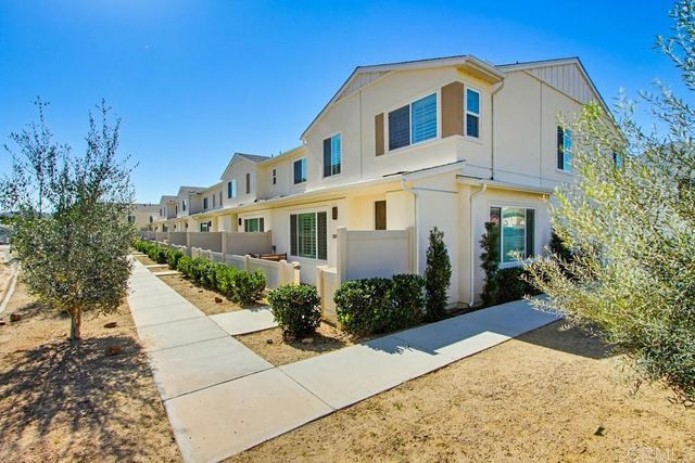 35131 Rangpur Ln, Fallbrook, CA 92028