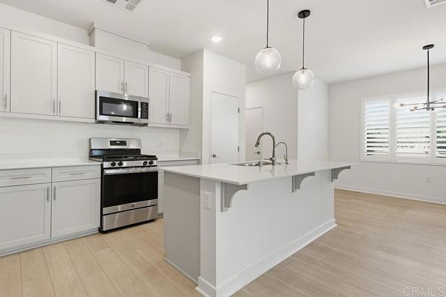 35131 Rangpur Ln, Fallbrook, CA 92028