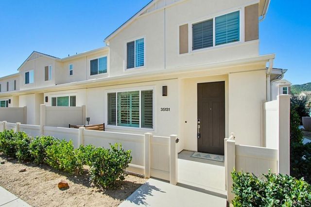 35131 Rangpur Ln, Fallbrook, CA 92028