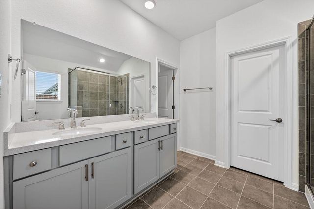 94 Flowers Ave, Hutto, TX 78634