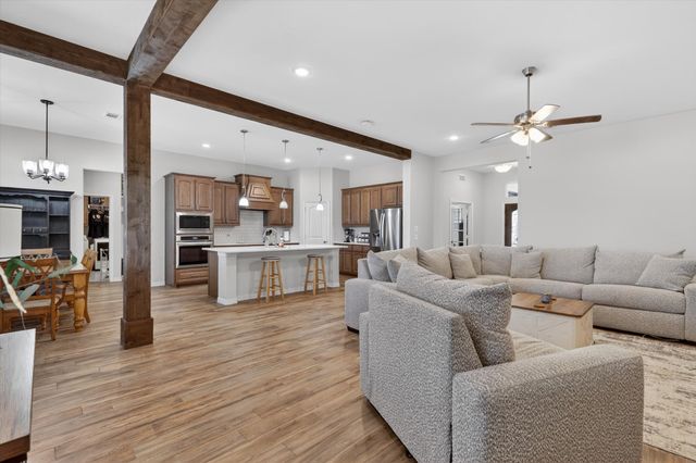 6908 Scarlett Way, Godley, TX 76044