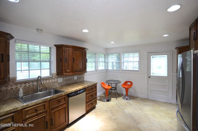7004 HYDE GROVE Avenue, Jacksonville, FL 32210