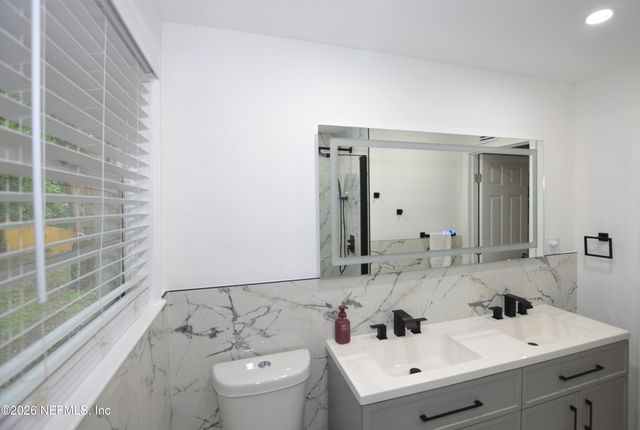 7004 HYDE GROVE Avenue, Jacksonville, FL 32210