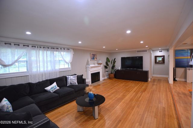7004 HYDE GROVE Avenue, Jacksonville, FL 32210
