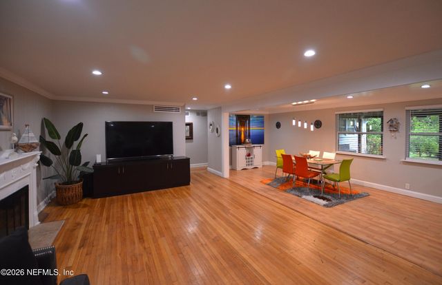 7004 HYDE GROVE Avenue, Jacksonville, FL 32210