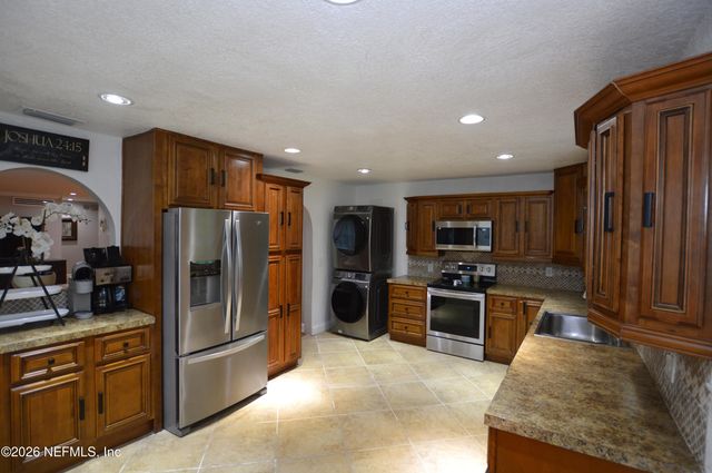 7004 HYDE GROVE Avenue, Jacksonville, FL 32210
