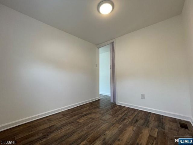 20 5th Street, Wayne, NJ 07470