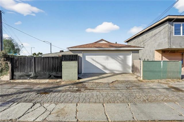 4049 Martin Luther King Jr, Lynwood, CA 90262