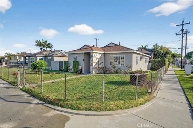 4049 Martin Luther King Jr, Lynwood, CA 90262