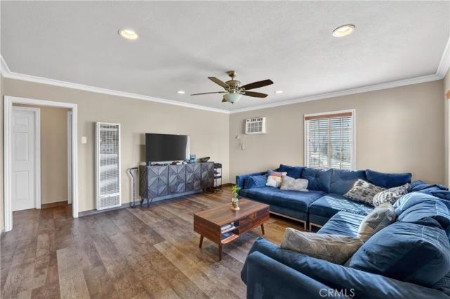 4049 Martin Luther King Jr, Lynwood, CA 90262