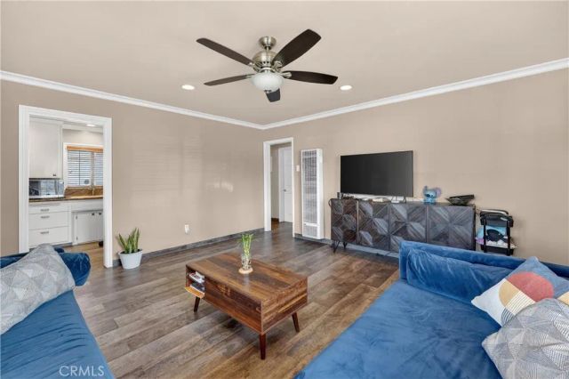 4049 Martin Luther King Jr, Lynwood, CA 90262