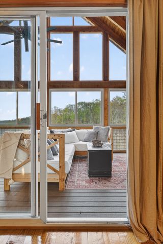 446 Oak Dr, Smithville, TN 37166