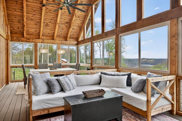 446 Oak Dr, Smithville, TN 37166