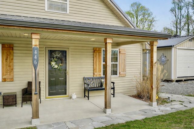 446 Oak Dr, Smithville, TN 37166