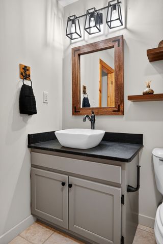 446 Oak Dr, Smithville, TN 37166