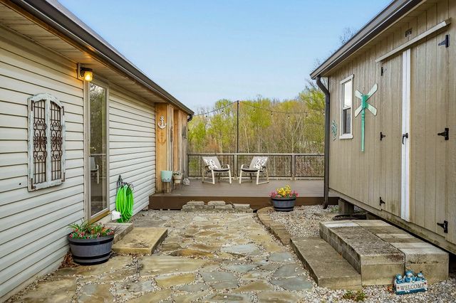 446 Oak Dr, Smithville, TN 37166