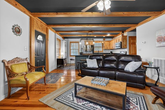 446 Oak Dr, Smithville, TN 37166