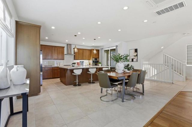5636 Fallbrook Court, Dublin, CA 94568